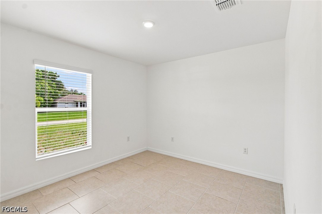 4 Bed SingleFamilyResidence for Sale in Cape Coral, FL — photo 7