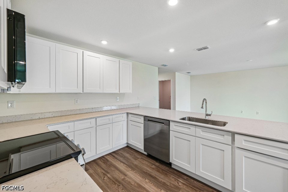 4 Bed SingleFamilyResidence for Sale in Cape Coral, FL — photo 7