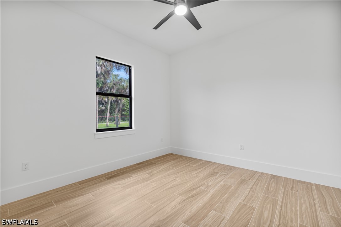 3 Bed SingleFamilyResidence for Sale in Naples, FL — photo 7