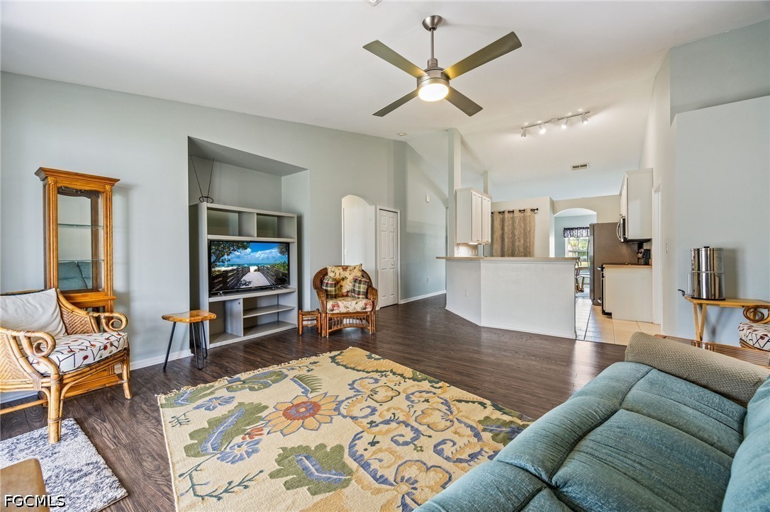 3 Bed SingleFamilyResidence for Sale in Cape Coral, photo 7