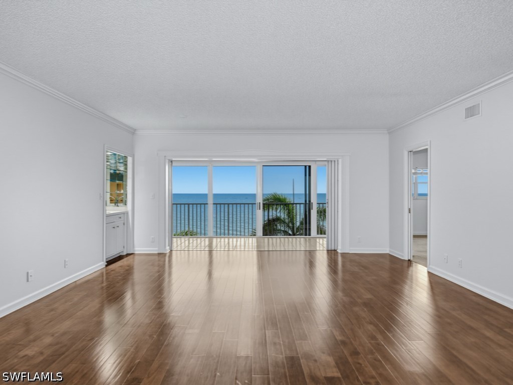 3 Bed Condominium for Sale in Westgate, photo 7