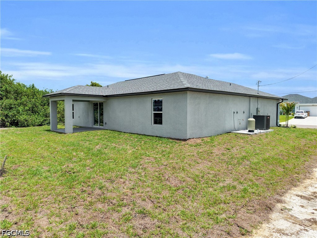3 Bed SingleFamilyResidence for Sale in Cape Coral, FL — photo 7