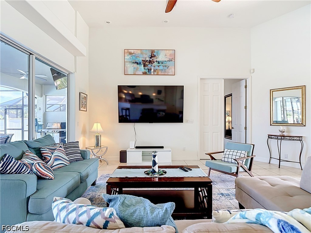 3 Bed Pool Home for Sale in Cape Coral, photo 7