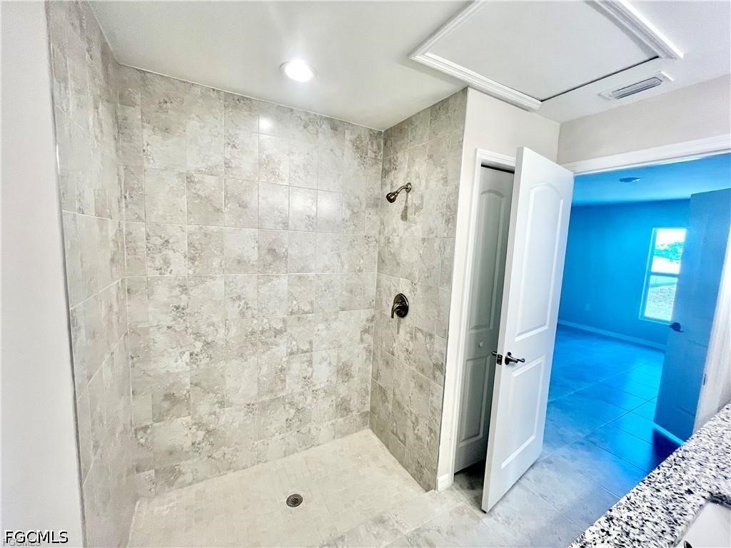 4 Bed SingleFamilyResidence for Sale in Cape Coral, FL — photo 7
