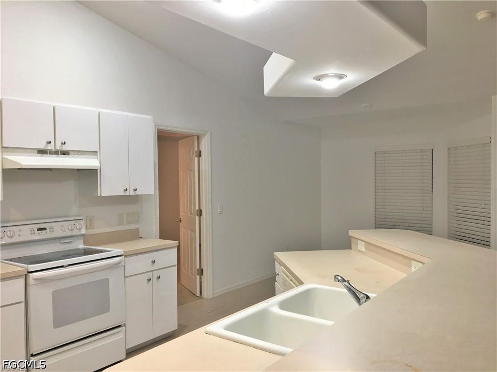 3 Bed SingleFamilyResidence for Sale in Cape Coral, FL — photo 7