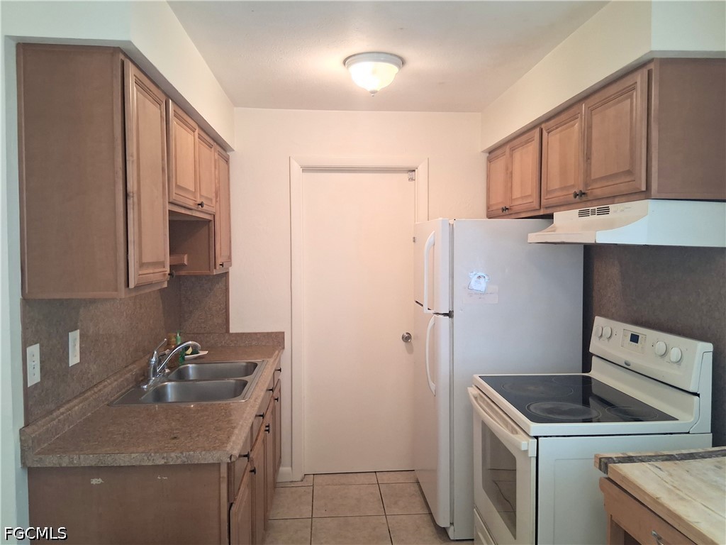 3 Bed Waterfront Home for Sale in Lehigh Acres, FL, $212,900 — photo 7