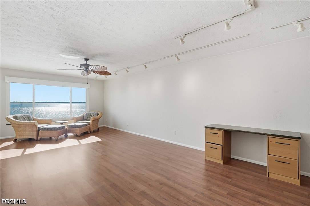 2 Bed Waterfront Home for Sale in Rivers Condo, FL, $320,000 — photo 7