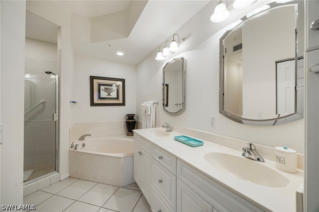 2 Bed Condominium for Sale in Bayfront, FL, $9,000 — photo 7