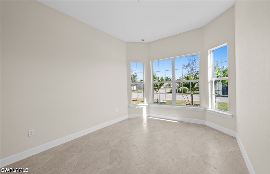 2 Bed SingleFamilyResidence for Sale in North Fort Myers, FL — photo 7