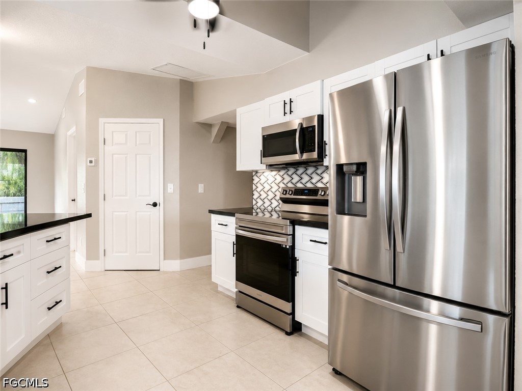 3 Bed SingleFamilyResidence for Sale in Cape Coral, photo 7