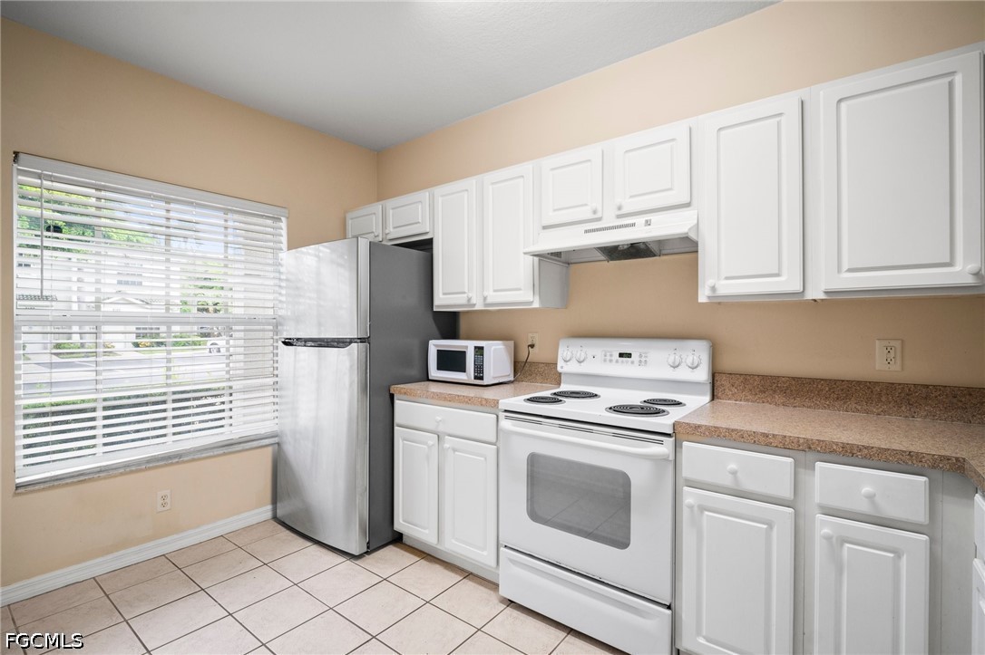 2 Bed Townhouse for Sale in Winkler Estates, FL, $1,400 — photo 7