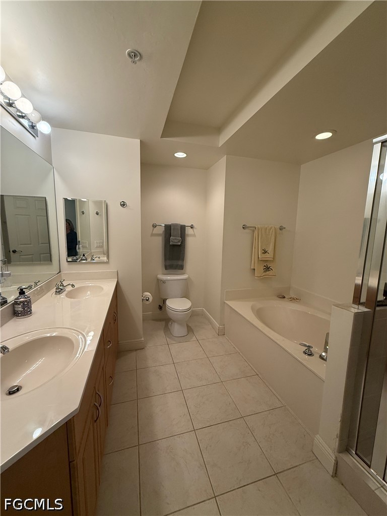 2 Bed Waterfront Home for Sale in Riviera, FL, $2,450 — photo 7