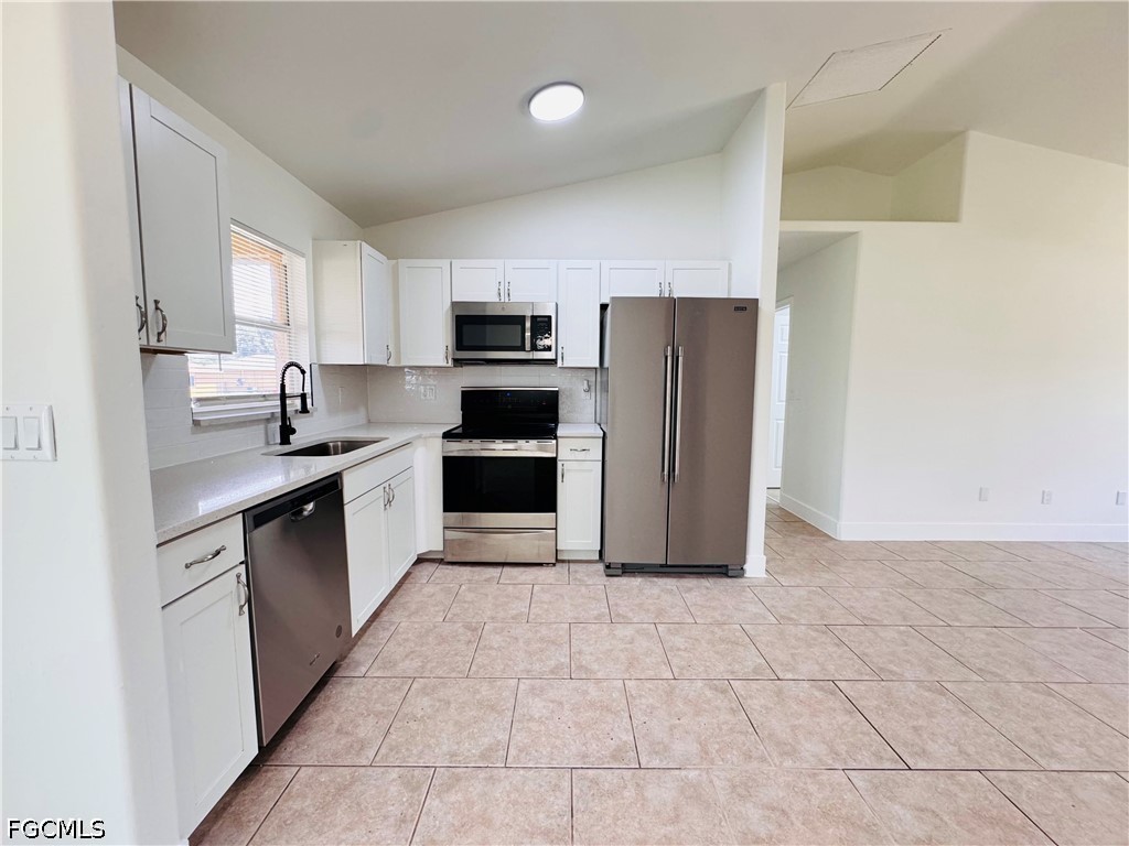3 Bed SingleFamilyResidence for Sale in Mirror Lakes, FL — photo 7