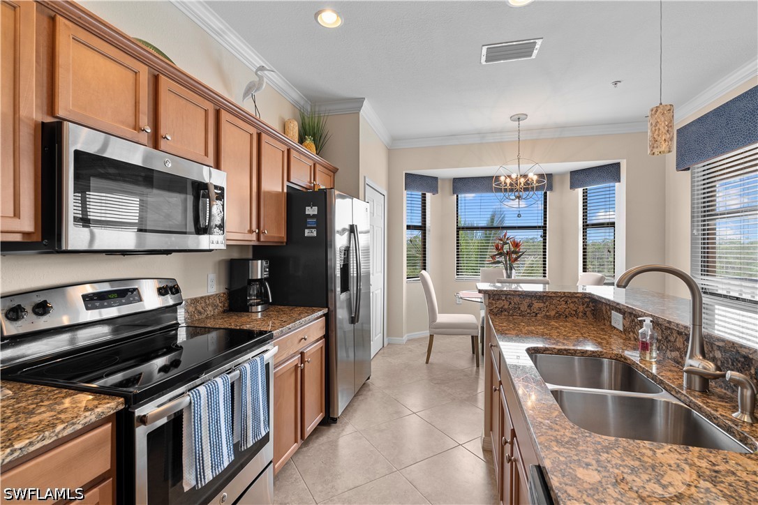 2 Bed Waterfront Home for Sale in Alberi Acqua, FL, $2,500 — photo 7