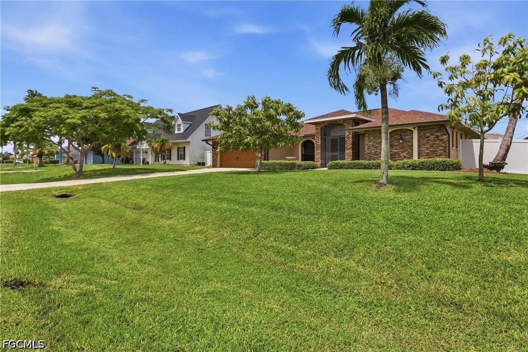 3 Bed Pool Home for Sale in Cape Coral, photo 7