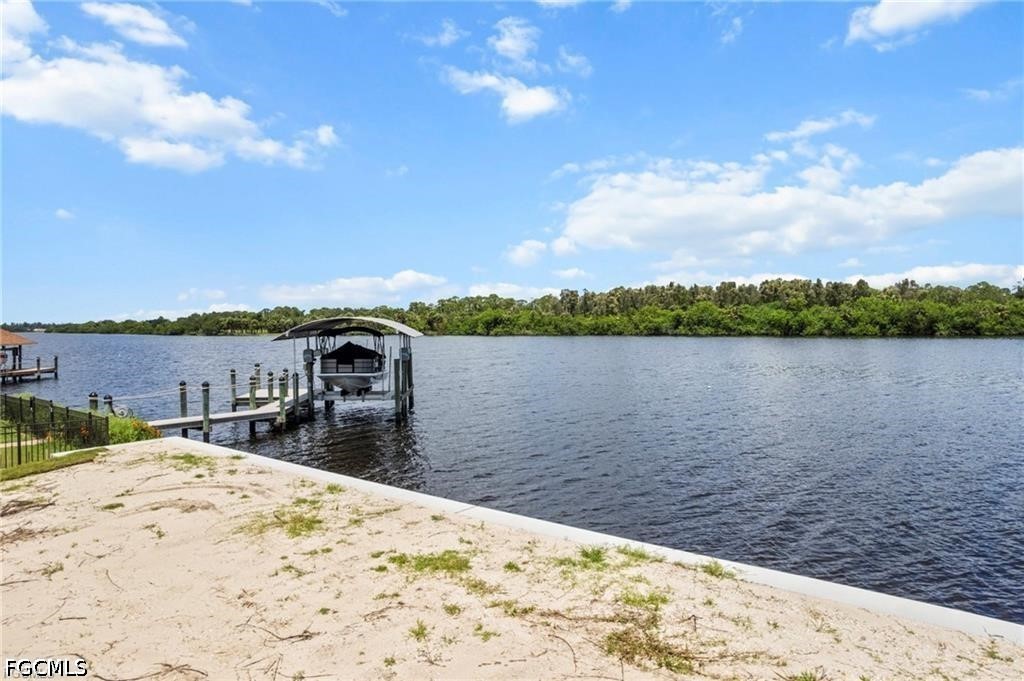 Waterfront Home for Sale in River Forest, FL, $450,000 — photo 7