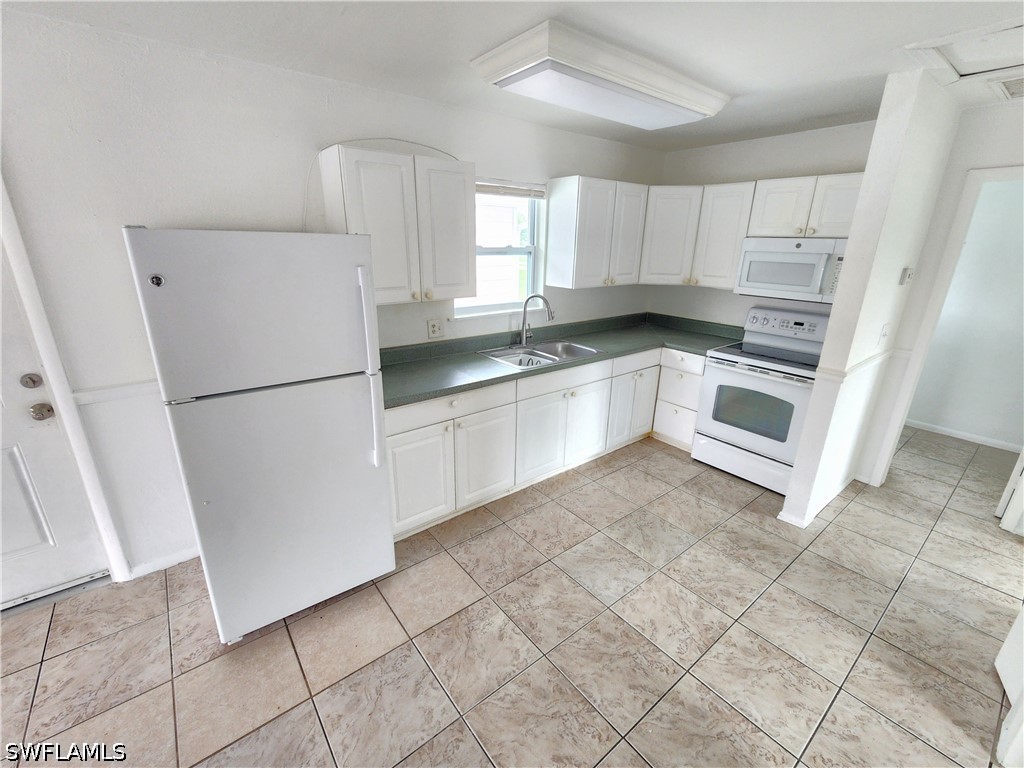 4 Bed Duplex for Sale in Country Manor Amended, FL, $499,000 — photo 7