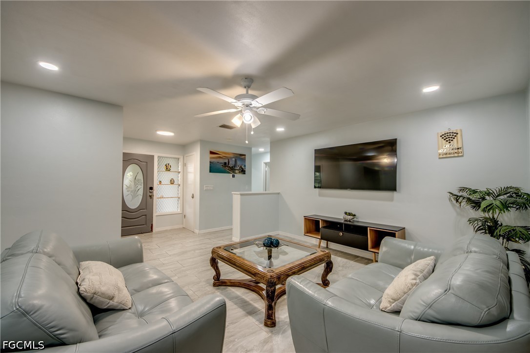 3 Bed Pool Home for Sale in Cape Coral, photo 7