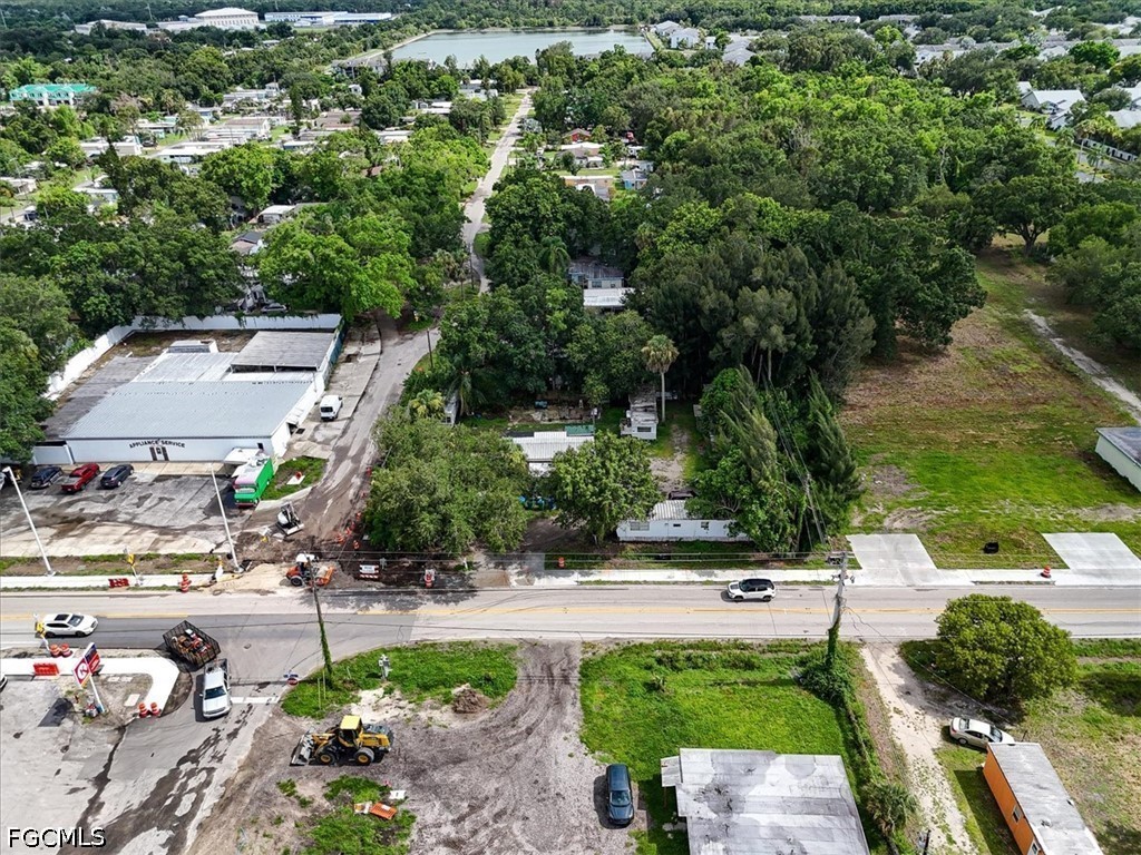 6 Bed SingleFamilyResidence for Sale in Fort Myers, FL — photo 7