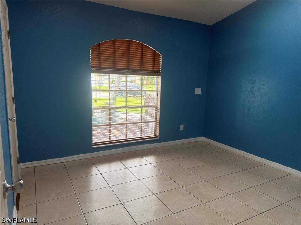 5 Bed SingleFamilyResidence for Sale in Cape Coral, FL — photo 7