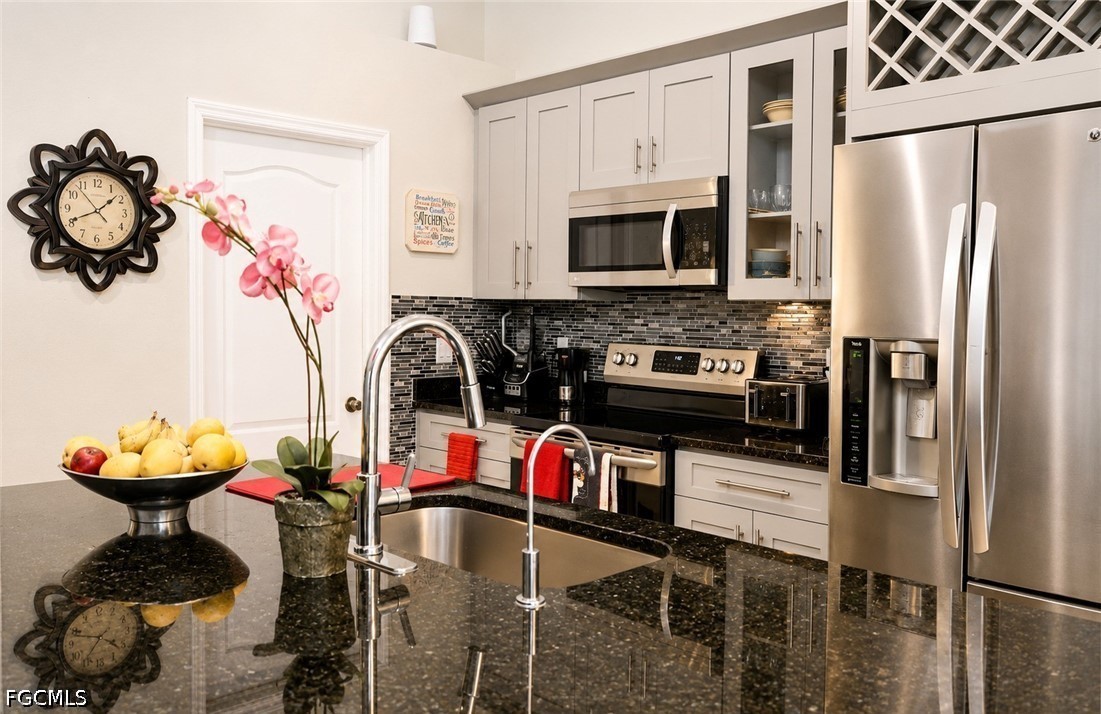 3 Bed SingleFamilyResidence for Sale in Cape Coral, FL — photo 7
