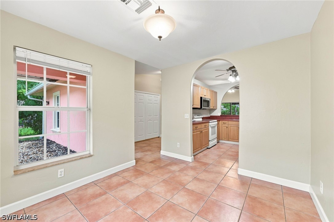 4 Bed Duplex for Sale in Heitmans, FL, $2,000 — photo 7