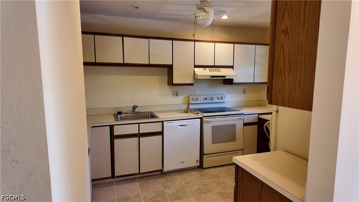 2 Bed Condominium for Sale in Naples, photo 7