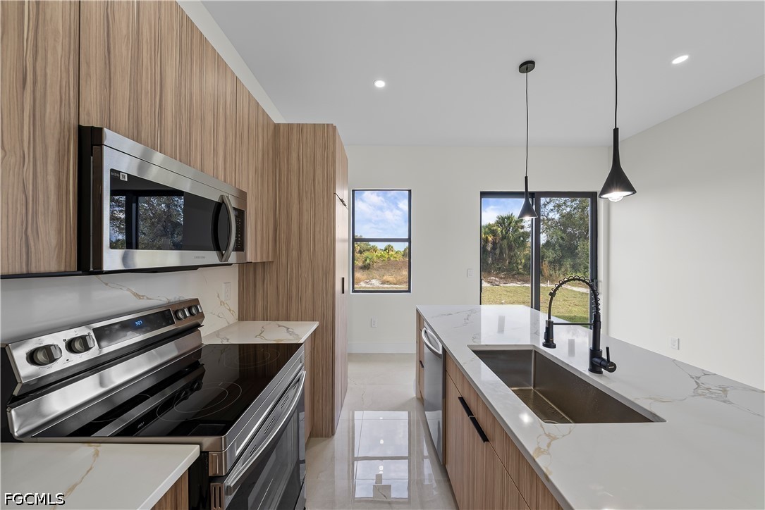 3 Bed SingleFamilyResidence for Sale in Lehigh Acres, FL — photo 7