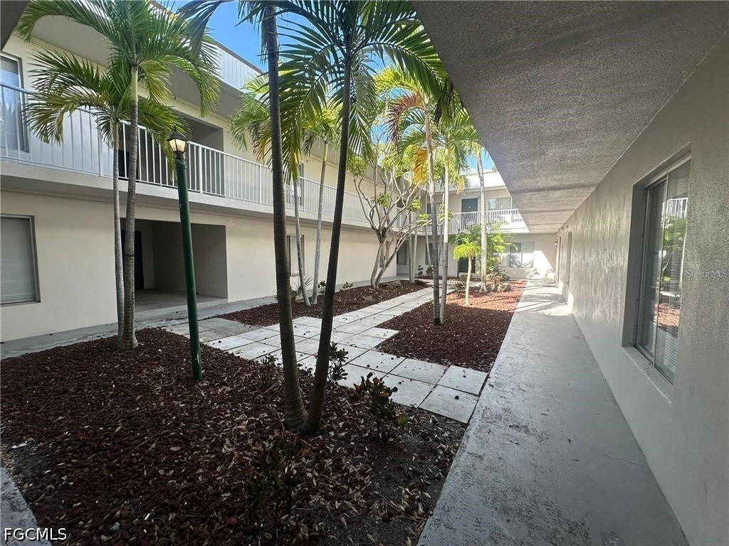2 Bed Condominium for Sale in Fort Myers, FL, $130,000 — photo 7