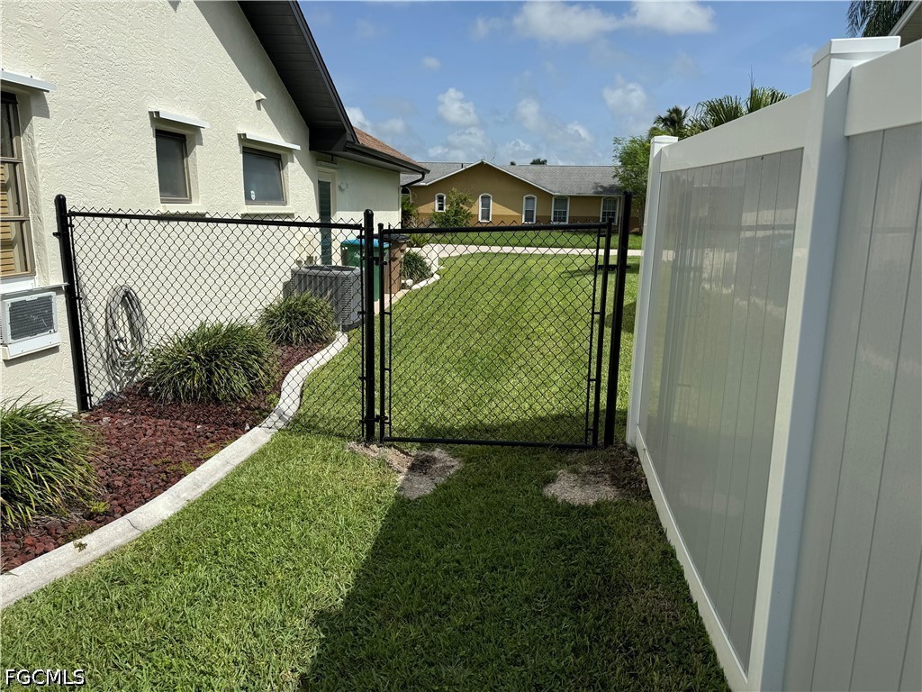 3 Bed SingleFamilyResidence for Sale in Cape Coral, FL — photo 7