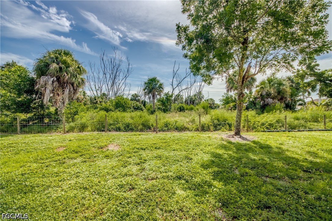 2 Bed Condominium for Sale in Coral Cove, photo 7
