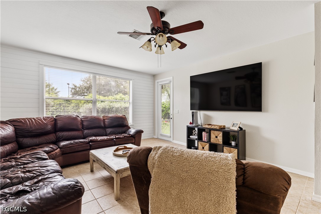 4 Bed Townhouse for Sale in Colonnade At Forum, FL, $289,900 — photo 7