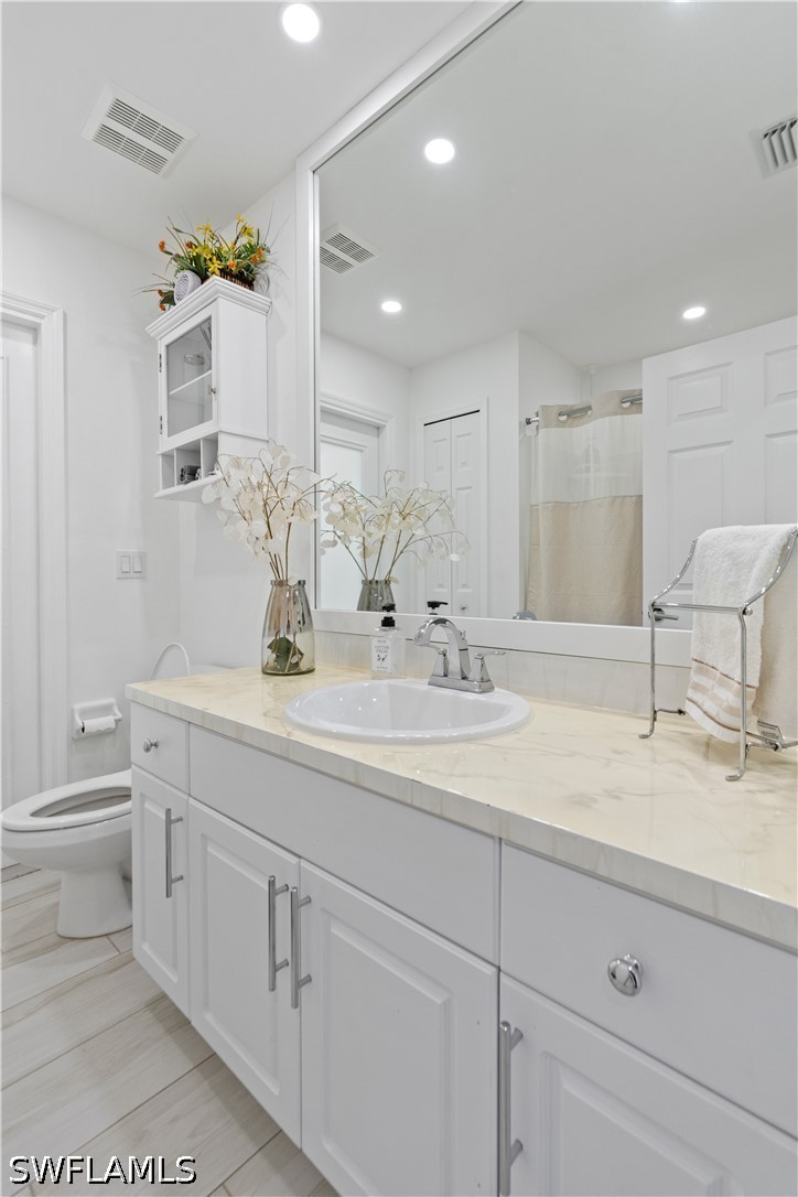 3 Bed SingleFamilyResidence for Sale in San Carlos Park, FL — photo 7