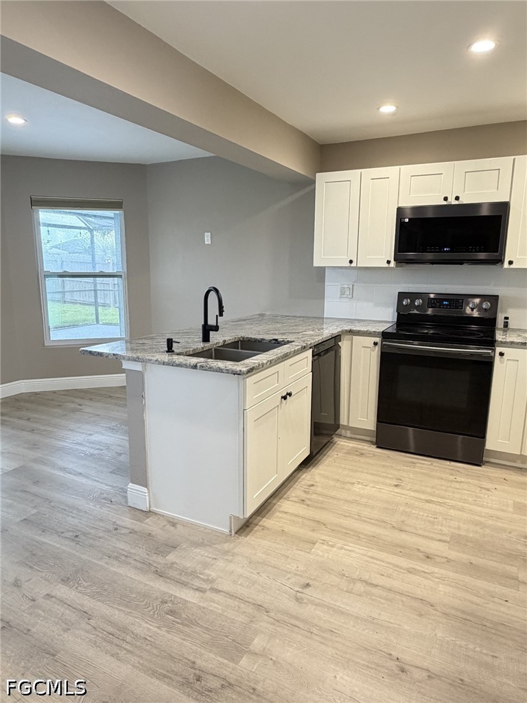 3 Bed SingleFamilyResidence for Sale in Cape Coral, FL — photo 7