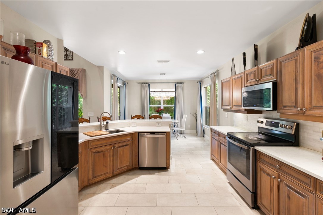 4 Bed SingleFamilyResidence for Sale in Autumn Woods, FL — photo 7