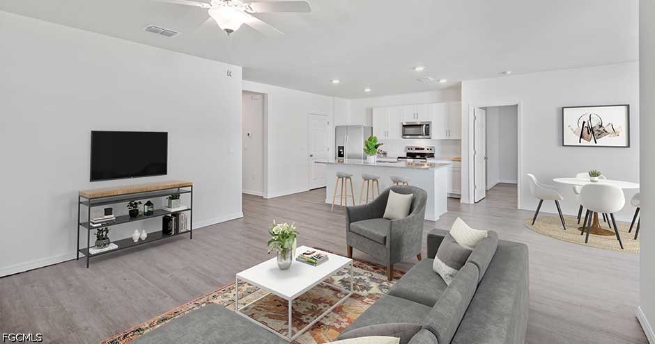 3 Bed SingleFamilyResidence for Sale in Not Applicable, FL — photo 7