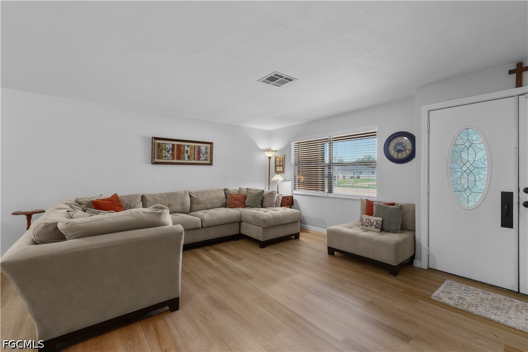 3 Bed Pool Home for Sale in Cape Coral, photo 7