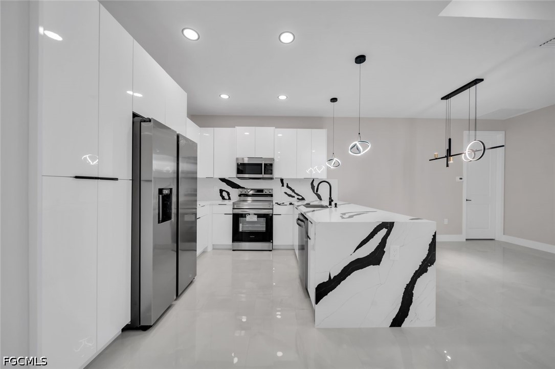 3 Bed SingleFamilyResidence for Sale in Lehigh Acres, FL — photo 7