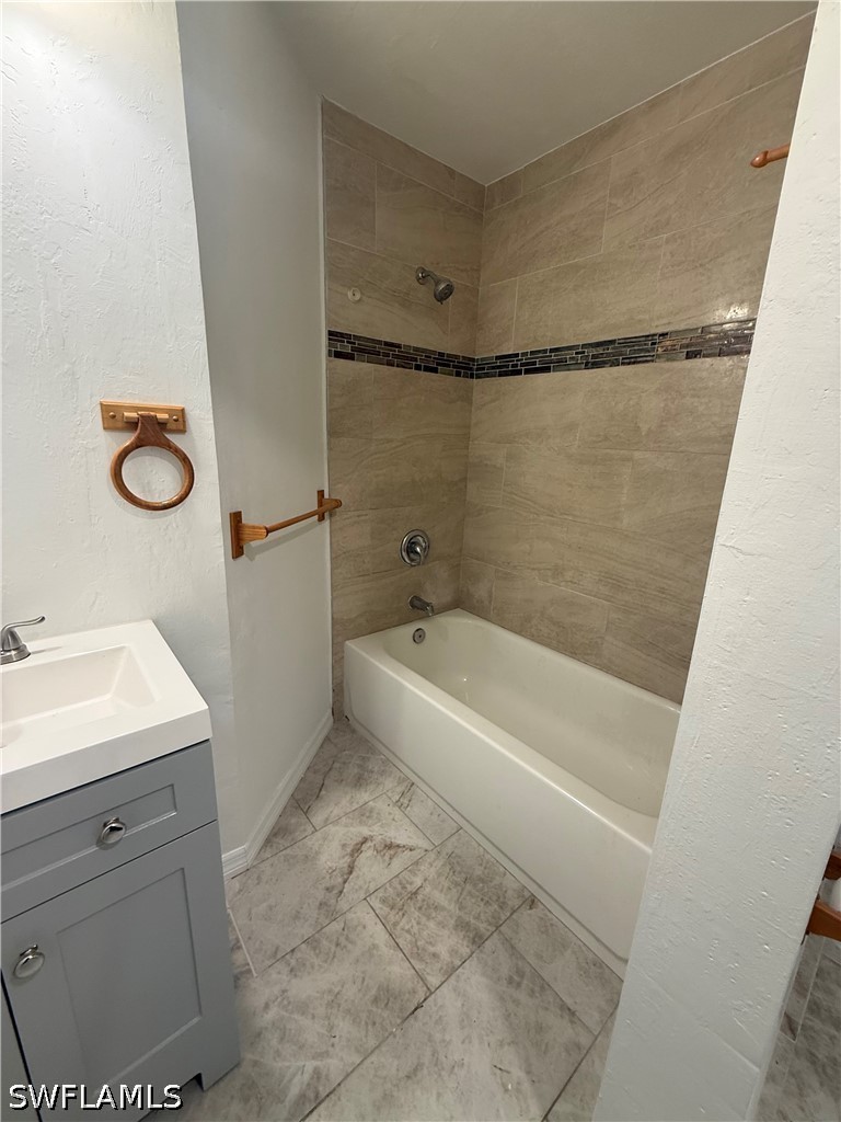 1 Bed SingleFamilyResidence for Sale in Naples, FL, $1,599 — photo 7