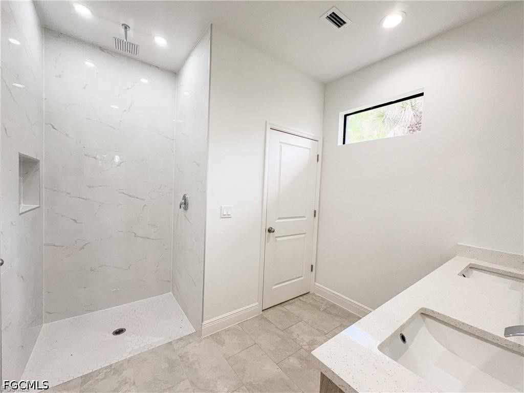 3 Bed SingleFamilyResidence for Sale in Labelle, FL, $2,100 — photo 7