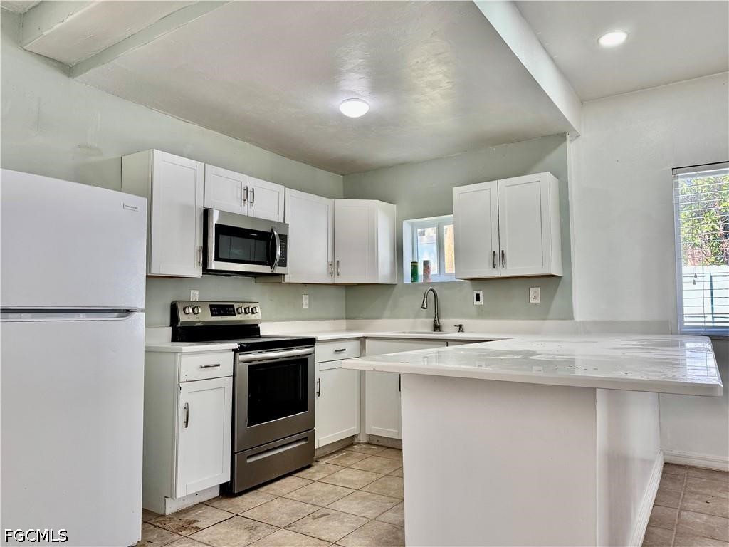 3 Bed SingleFamilyResidence for Sale in Fort Myers, FL — photo 7