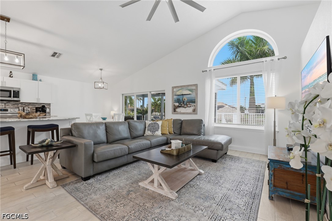 3 Bed Pool Home for Sale in Cape Coral, photo 7