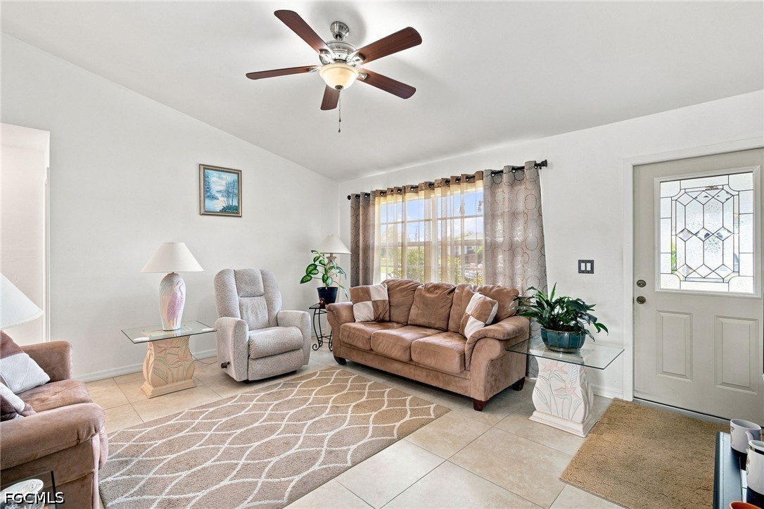 3 Bed Pool Home for Sale in Cape Coral, photo 7
