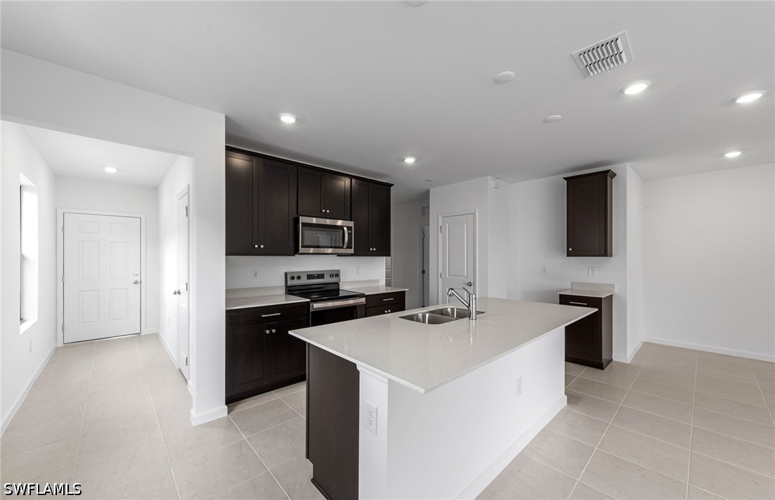 4 Bed SingleFamilyResidence for Sale in Caloosa Cove, FL — photo 7