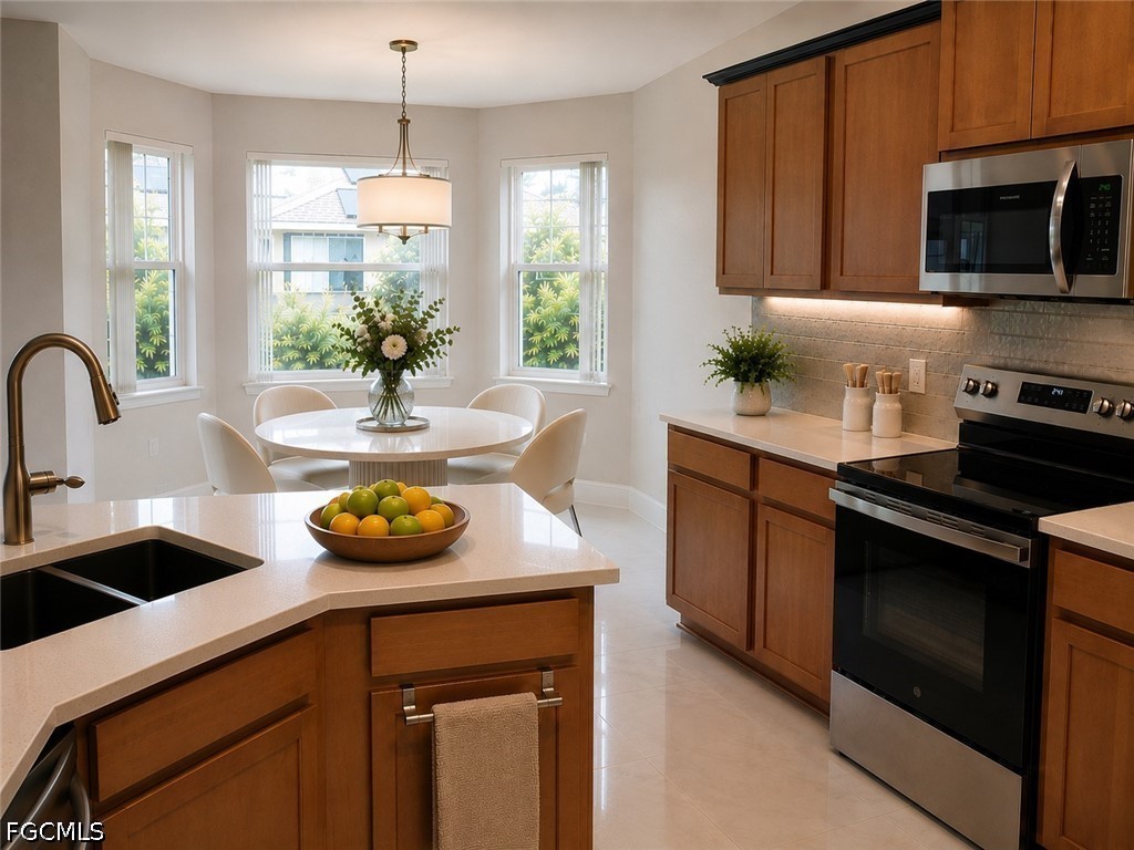 4 Bed SingleFamilyResidence for Sale in Lehigh Acres, photo 7