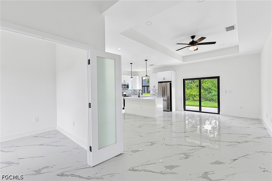 3 Bed SingleFamilyResidence for Sale in Lehigh Acres, photo 7