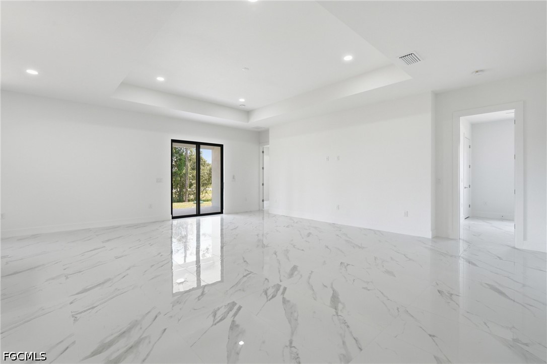 4 Bed SingleFamilyResidence for Sale in Port Labelle, photo 7