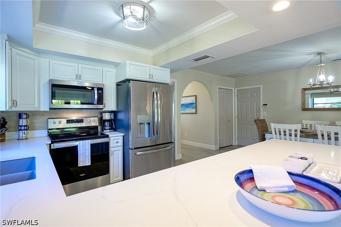 3 Bed Pool Home for Sale in Naples Park, photo 7