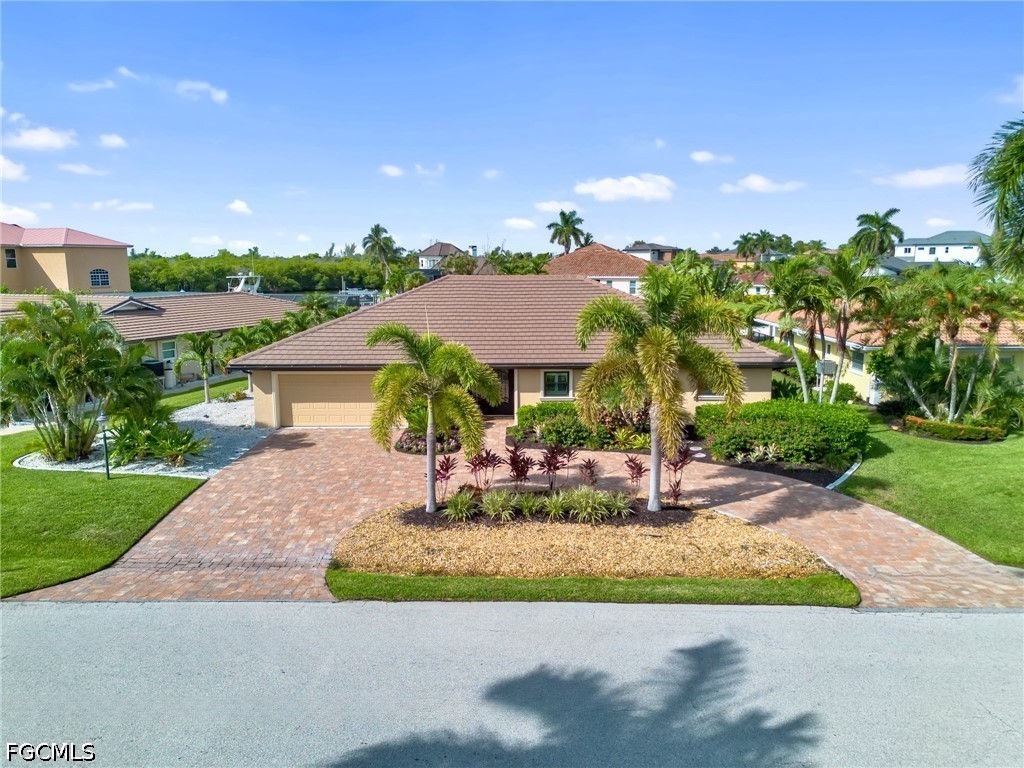 3 Bed Pool Home for Sale in Palm Acres, photo 7