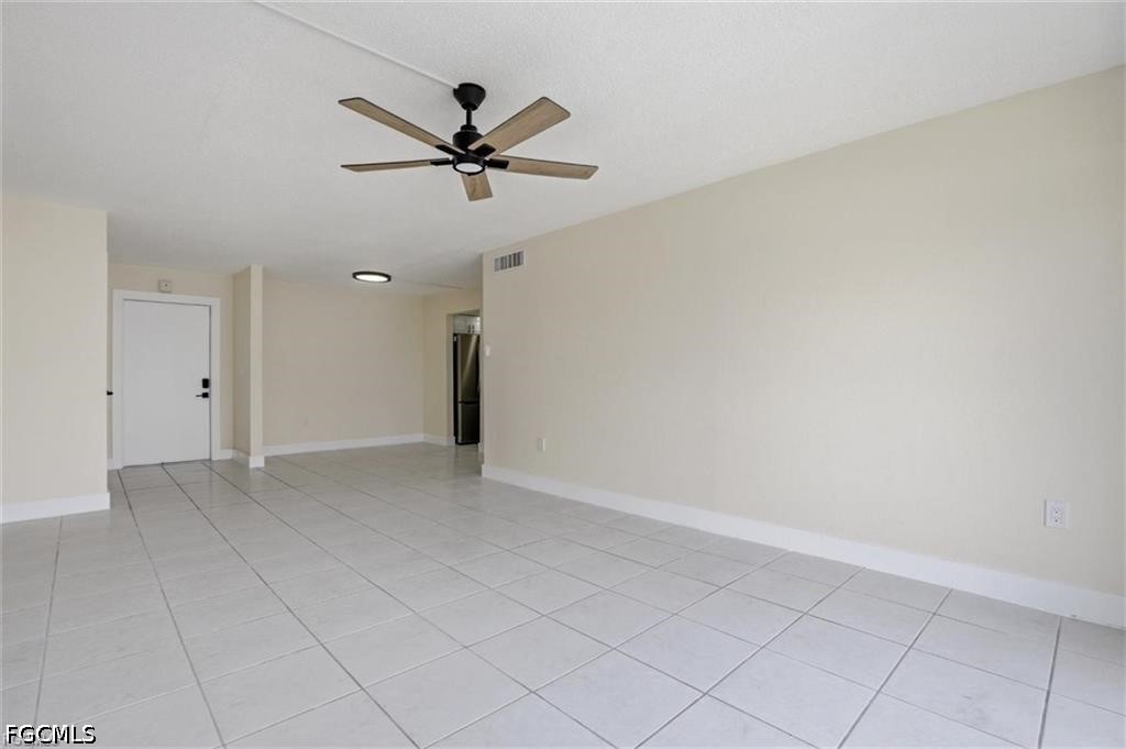 2 Bed Condominium for Sale in Windsor West, photo 7